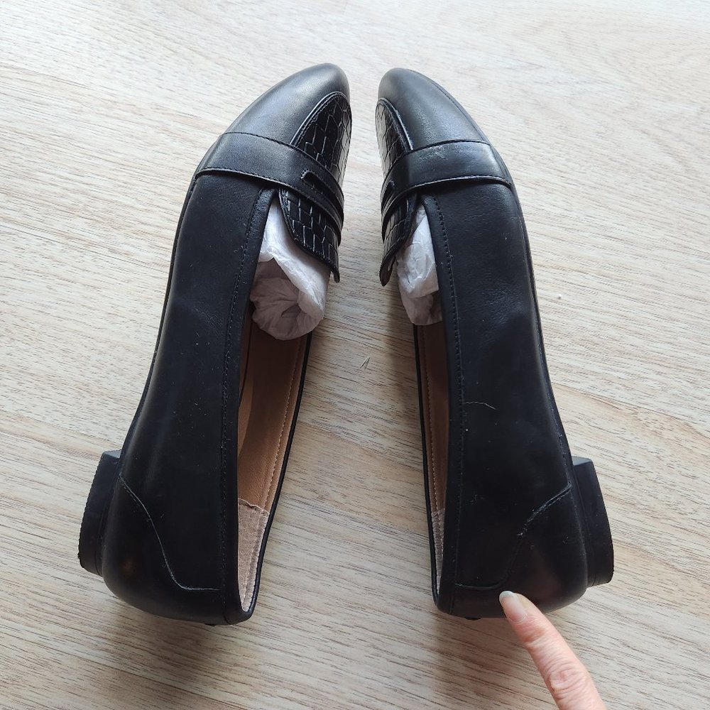 Vionic Black Croc-Embossed Leather Loafers - Picture 4 of 8